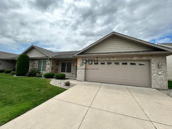 827 Veterans Ln, Crown Point, IN 46307