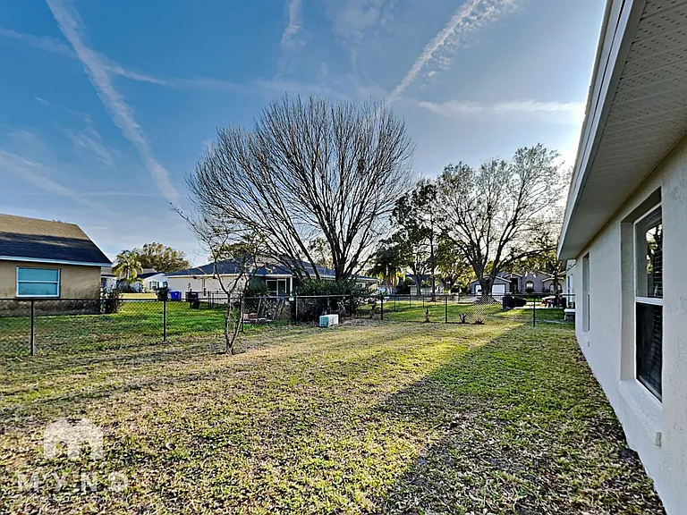 3189 Thoroughbred Loop N — Photo 25