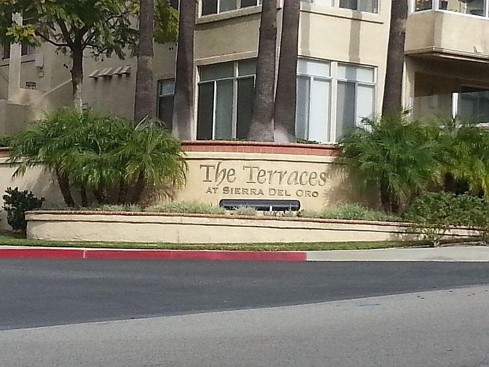 Condo in sought after Terraces at Sierra Del Oro