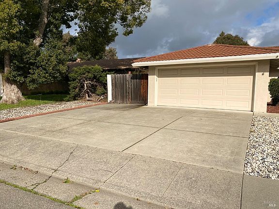 5th image of 334 Daffodil Drive