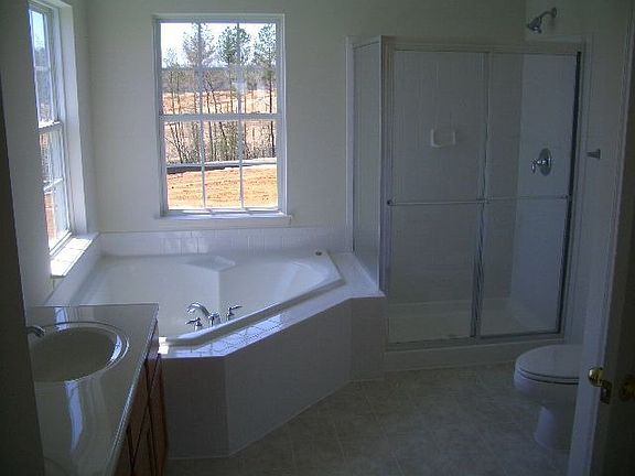 Lux Mast Bath