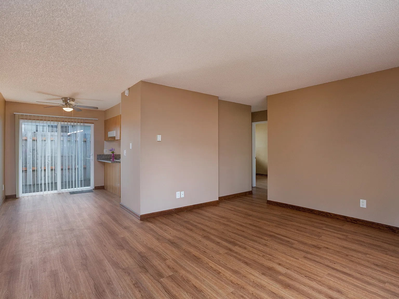 2 bed, 732 sqft, $1,695 — Photo 3