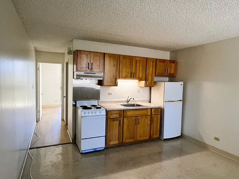 2122 Lime St #304 — Photo 2