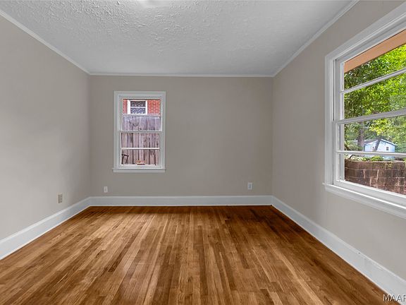 3rd image of 1904 Yarbrough St