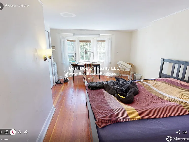 38 Gibson St #4A — Photo 4