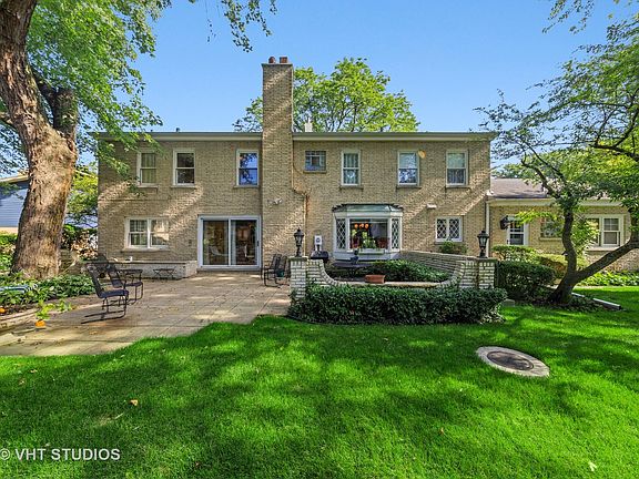 4th image of 1321 Balmoral Gln