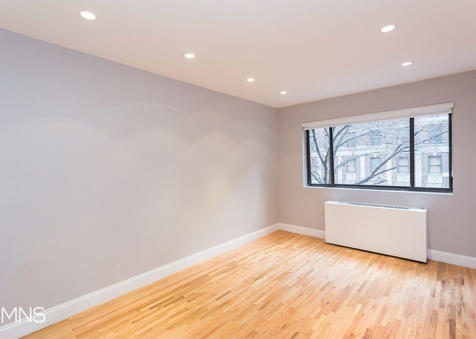 1st image of 309 W 30th St APT 4A