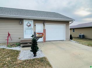 408 S 2nd St, Mapleton, IA 51034