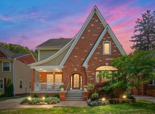 236 Woodside Rd, Royal Oak, MI 48073