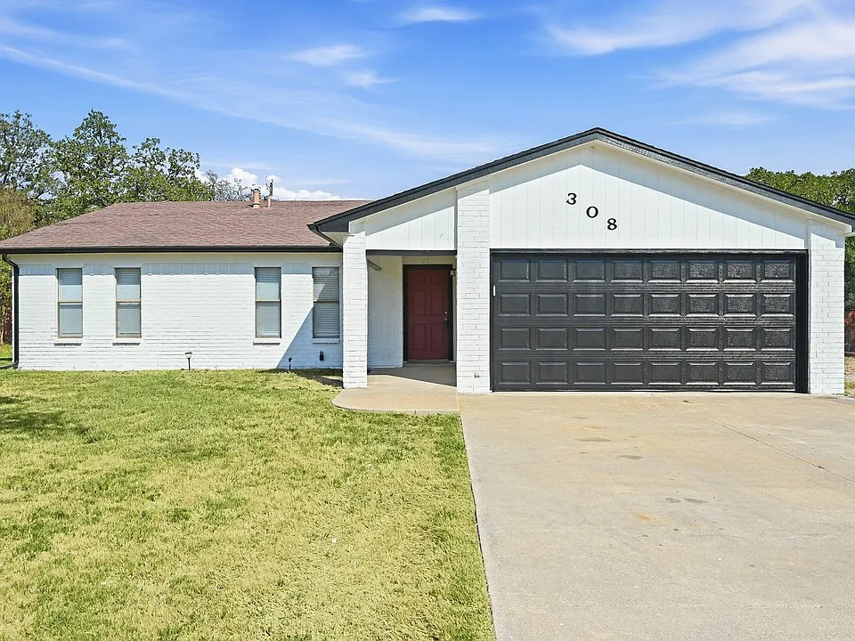 308 Hickorywood St