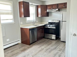 2067 135th Pl APT 3, Blue Island, IL 60406