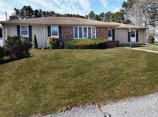 22 Oakhurst Dr, Smithfield, RI 02828
