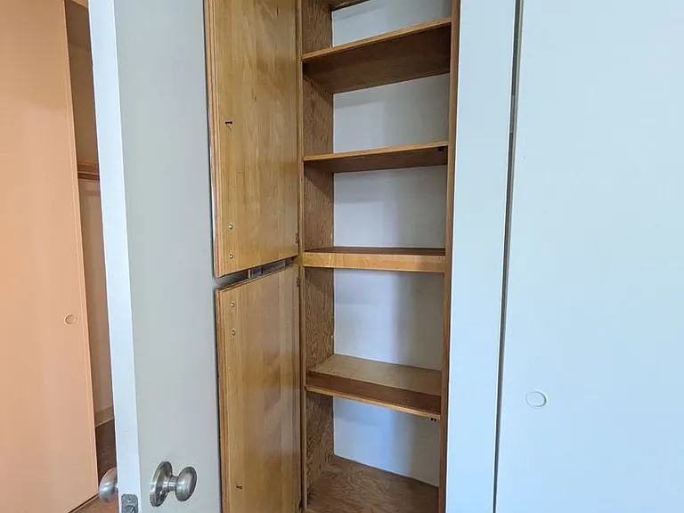 West Slope Apartments — Photo 22
