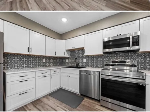 2118 10th Street Pl, Coralville, IA 52241