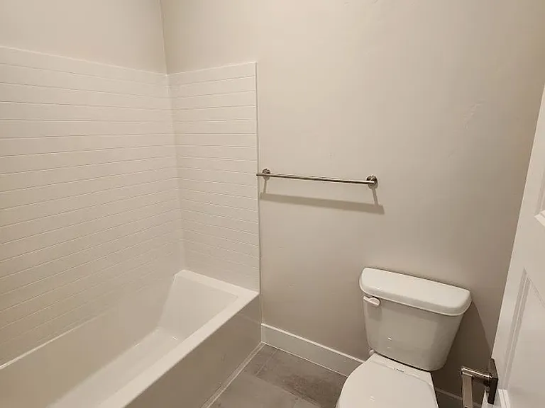 683 E Eureka Aly — Photo 15