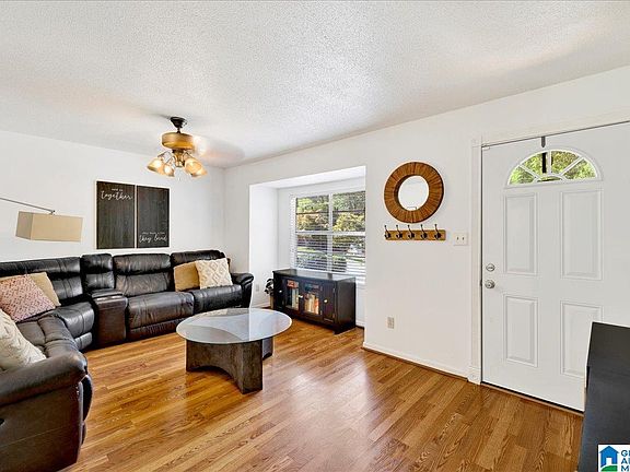 4th image of 5861 Janet Dr