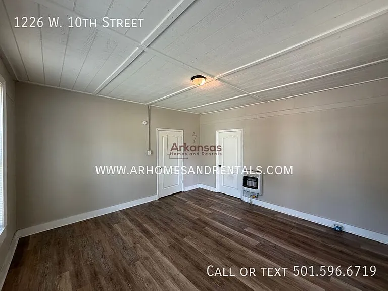 1226 W 10th St — Photo 8