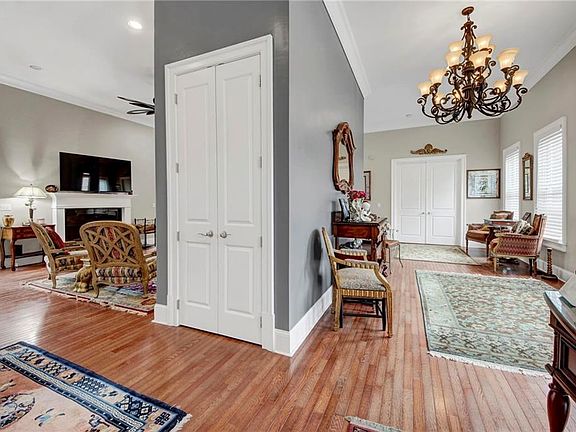 5th image of 176 River Ridge Dr