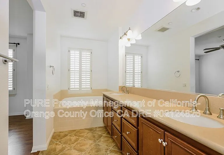 6 Midtown Dr — Photo 9