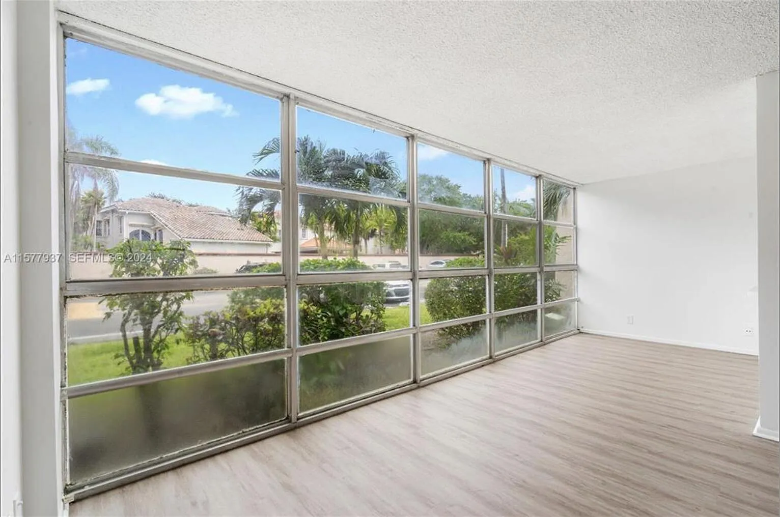 2 bed, 1.5 bath, 1200 sqft, $2,150 — Photo 3