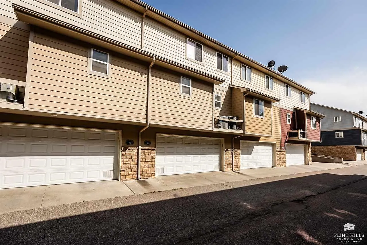 3 bed, 1823 sqft, $1,650 — Photo 4
