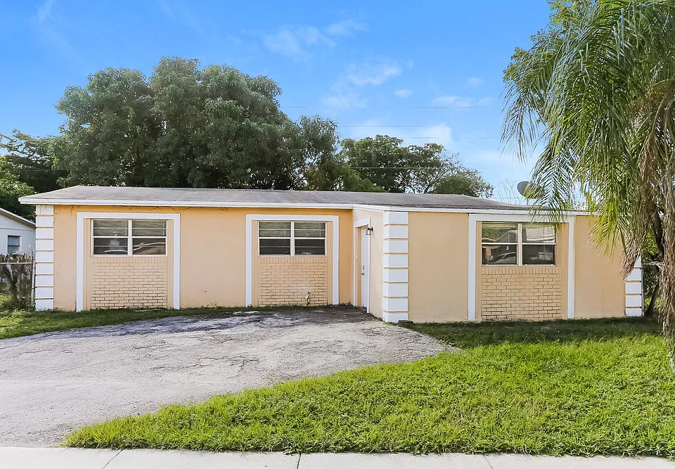 2960 NW 20th St