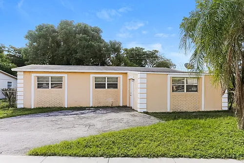 2960 NW 20th St Photo 1