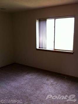 5th image of 583 Woodbridge Cir
