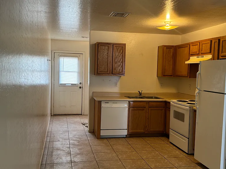 4120 N Montezuma Dr #B — Photo 12