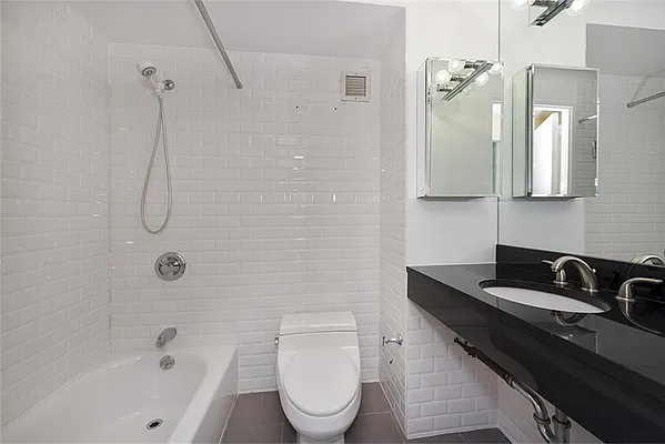 Rented by Domus Realty | media 13