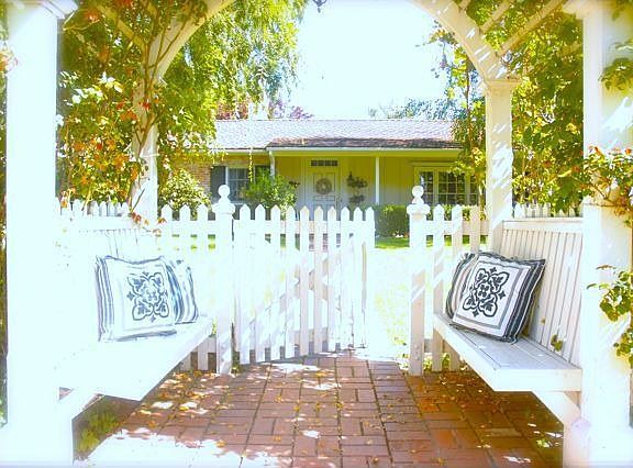 Close up of Arbor         