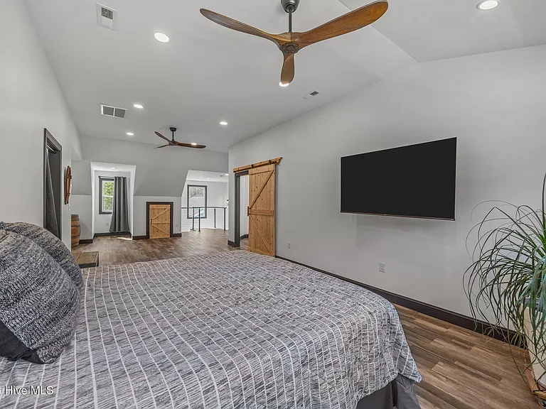 164 Bay View Dr — Photo 31