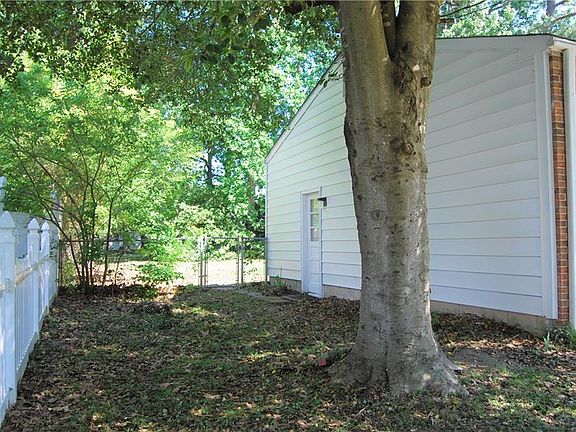 5th image of 124 Fischer Dr