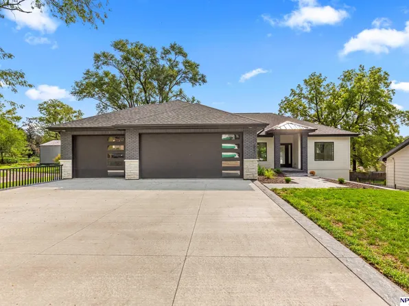 5841 S 48th Ave, Omaha, NE 68117