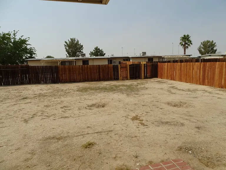 437 Oasis Dr — Photo 4