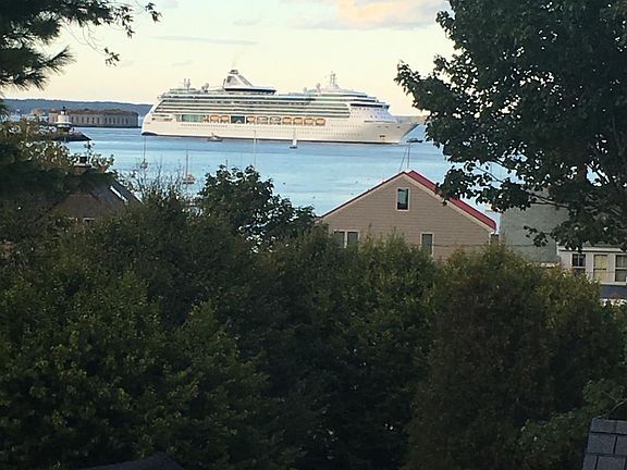 Fantastic views of the Portland shipping channel from the large rooftop deck. The scene is ever changing.
