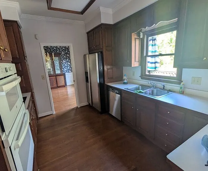 182 37th Avenue Pl NW — Photo 2