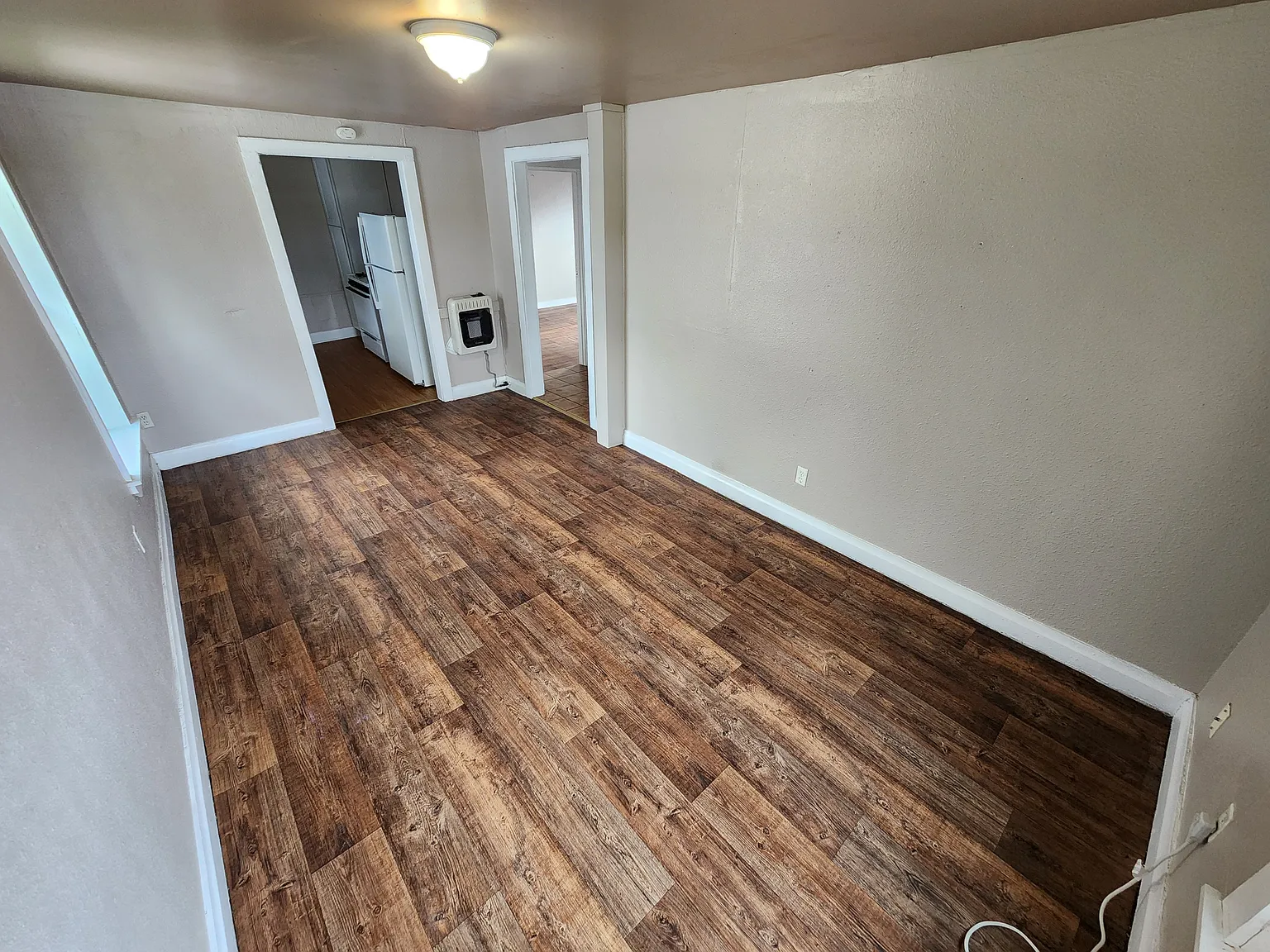 204 1/2 E 2nd- Colgrove - 1 — Photo 4