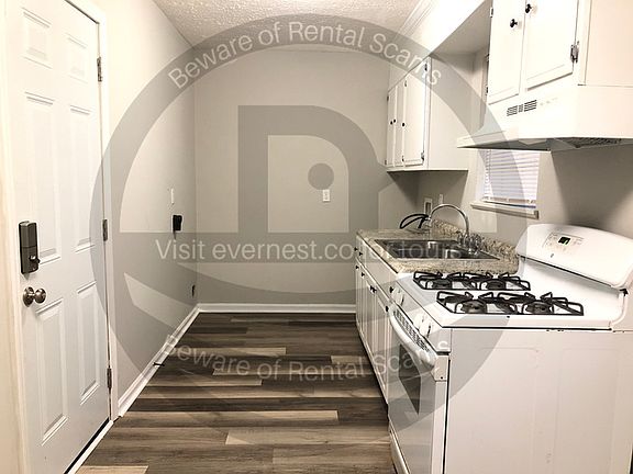 3rd image of 338 West Ave #B