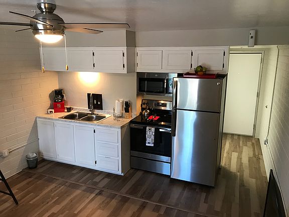 4th image of 919 N Stone Ave #3202