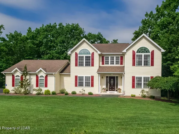 212 Circle Dr, Mountain Top, PA 18707
