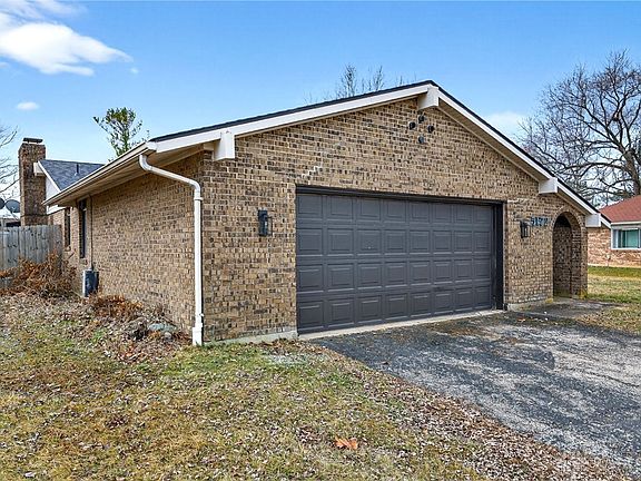3rd image of 5172 Seville Dr