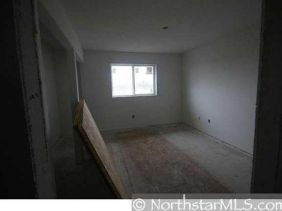 3rd image of 209 Deer Drive NE