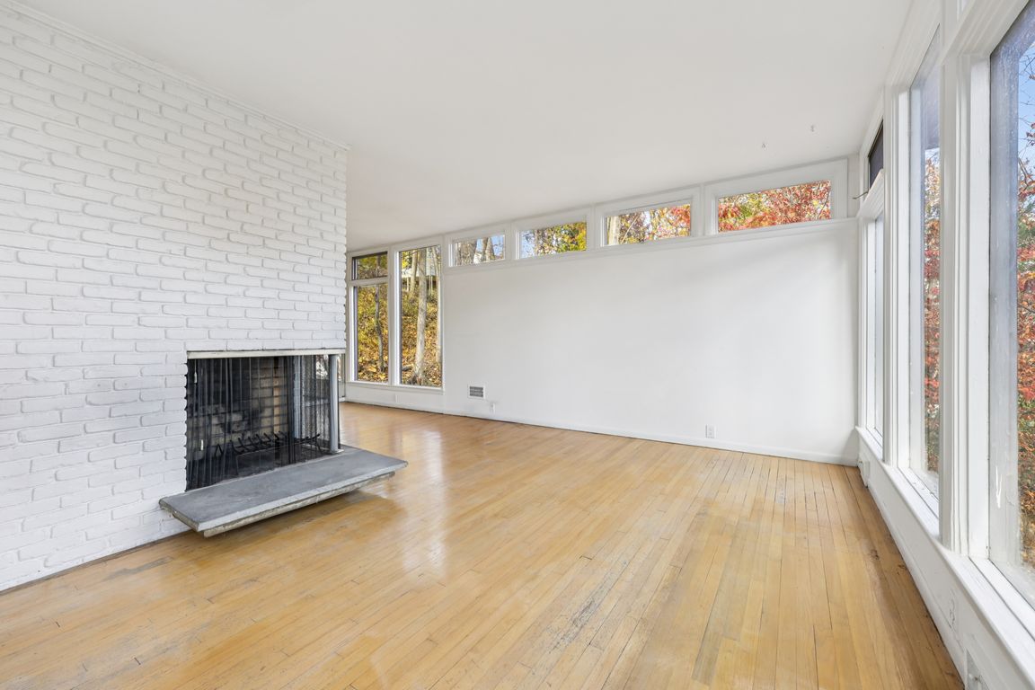 next background image