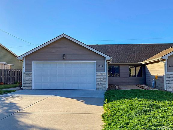 3rd image of 1613 Kaci Cir