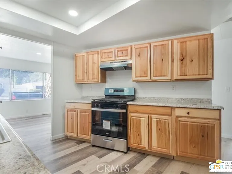 38 N Paseo Laredo — Photo 5