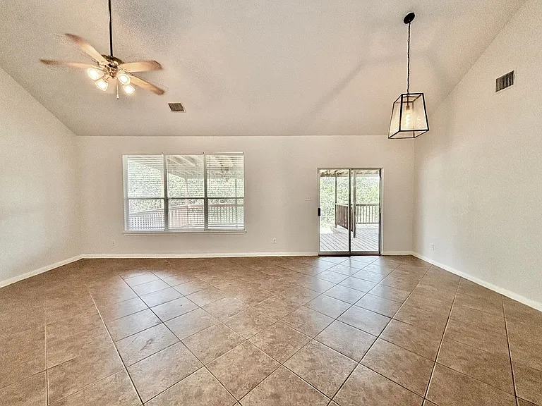 20527 Cliff Park — Photo 8