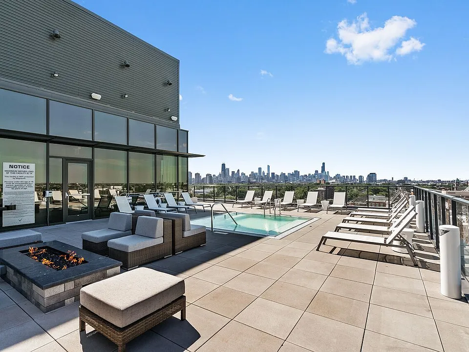 Elevate Lincoln Park apartments community photo