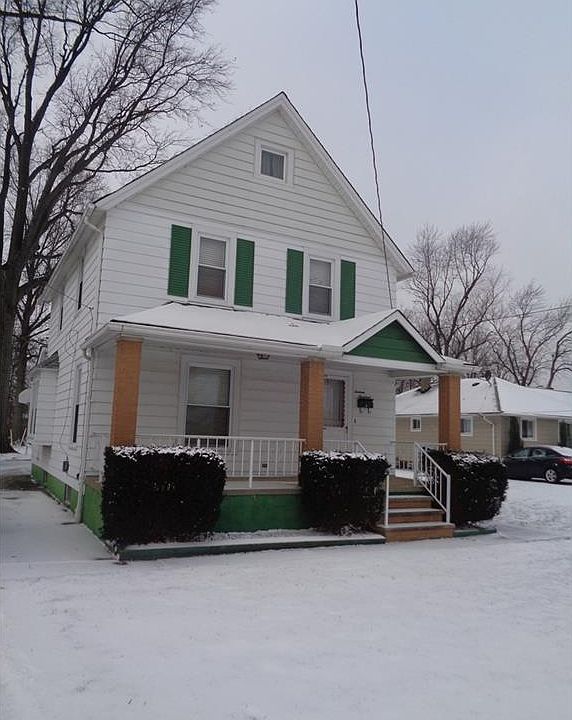 1st image of 1600 E 300th St