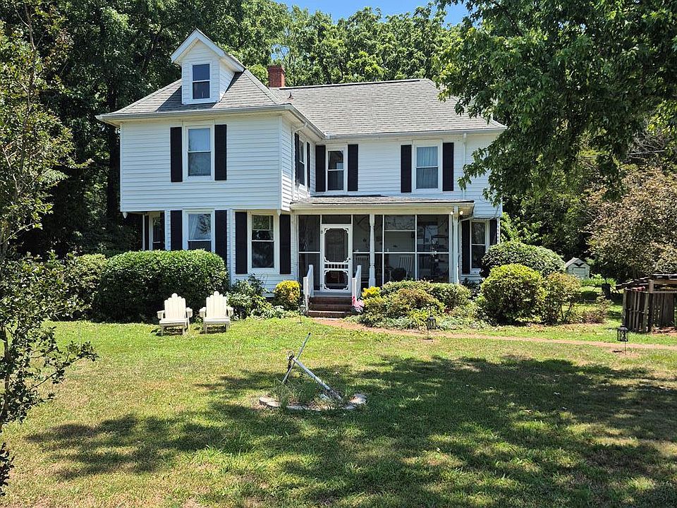 1st image of 489 Fairport Rd